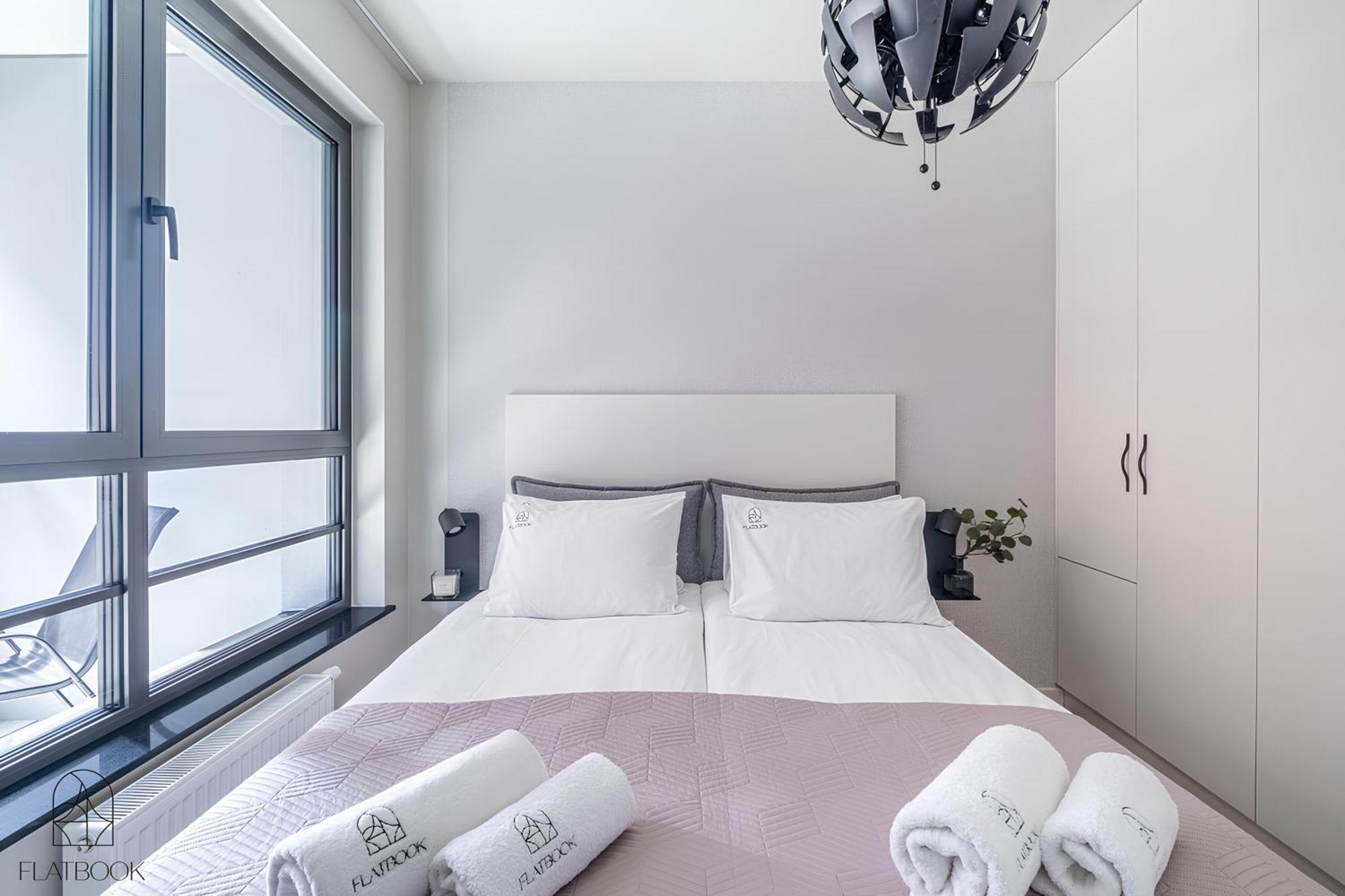Flatbook - City Center Apartments Doki Living Gdańsk Kültér fotó