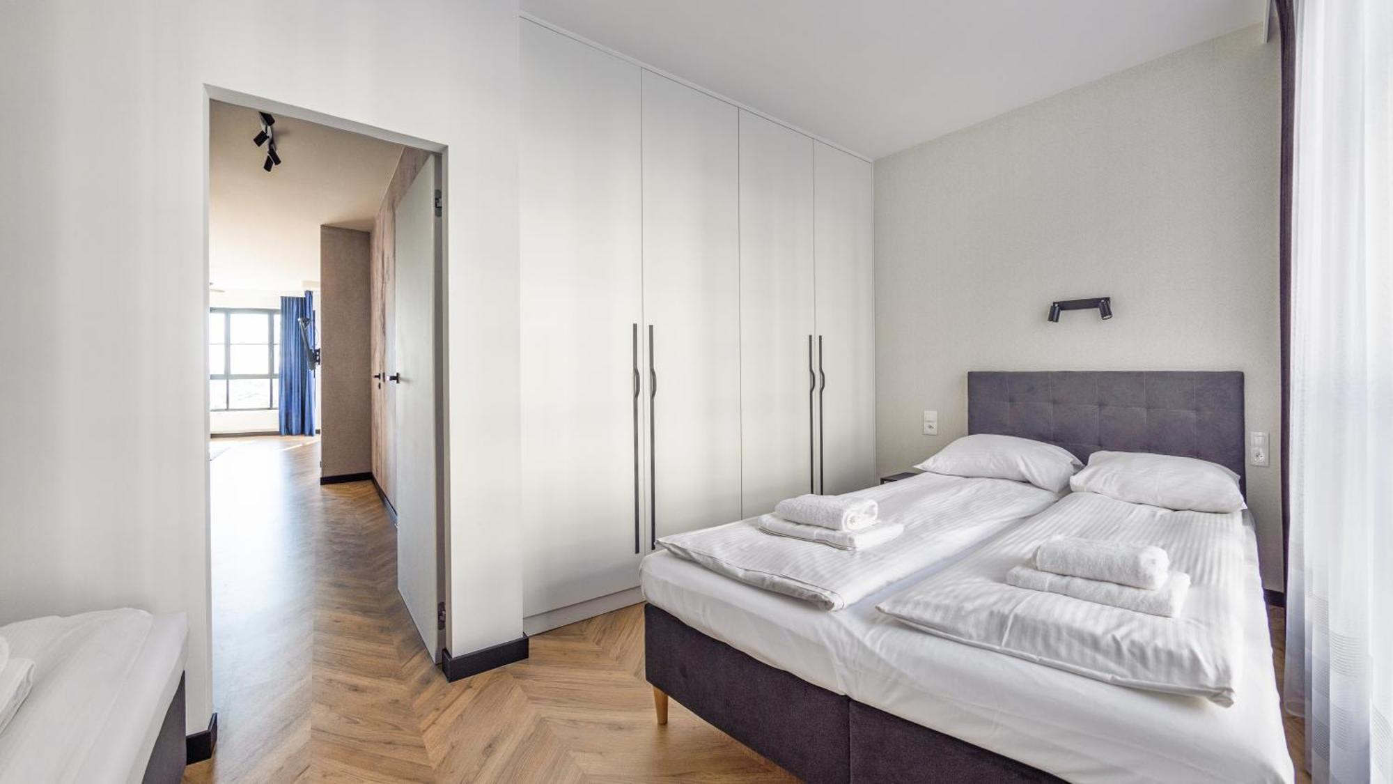 Flatbook - City Center Apartments Doki Living Gdańsk Kültér fotó